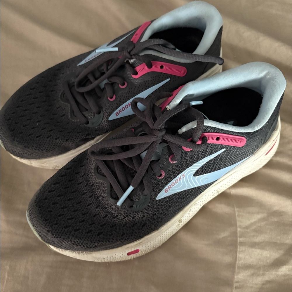 Brooks Black and Pink Running Shoes